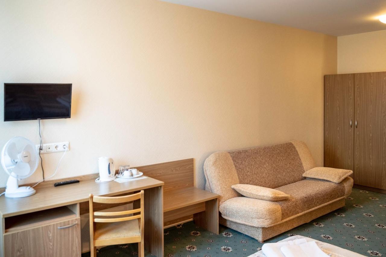 Hotel Annabella Riga Esterno foto