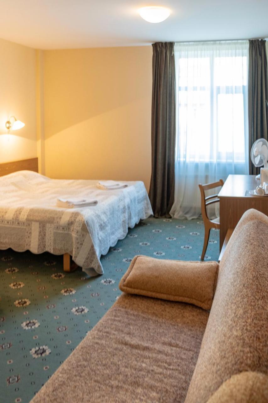 Hotel Annabella Riga Esterno foto